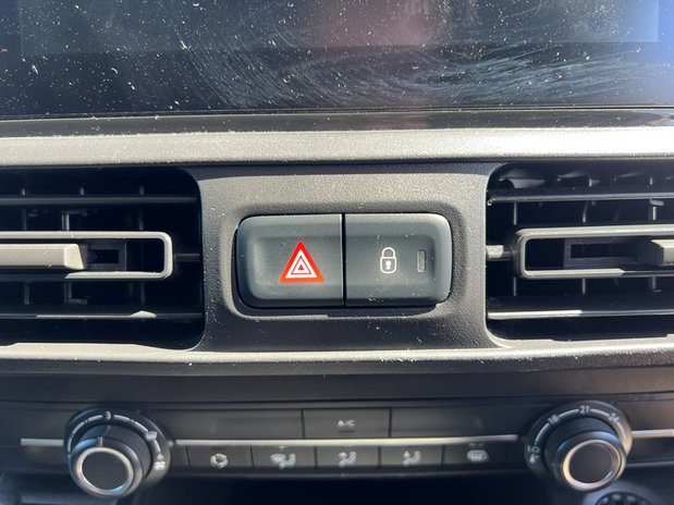 Citroen Berlingo SWB L1H1 Driver 1000 Air Con Alloys Camera Nav Sensors EURO 6 NO VAT 31