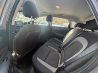 Hyundai KONA SE 10
