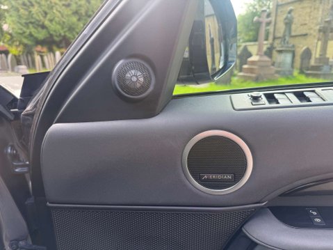 Land Rover Discovery 3.0 Discovery Anniversary Edition SDV6 Auto 4WD 5dr 29