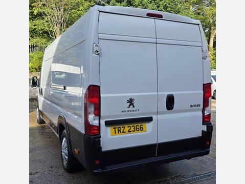 Peugeot Boxer 2.2 BlueHDi 435 Professional Panel Van 5dr Diesel Manual L4 H2 Euro 6 (s/s) 12