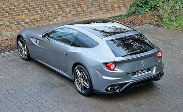 Ferrari FF 17