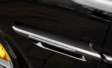 Aston Martin Vanquish S 27