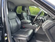 Land Rover Discovery D300 HSE Panel Van - Rear Seat Conversion / Black Pack 32