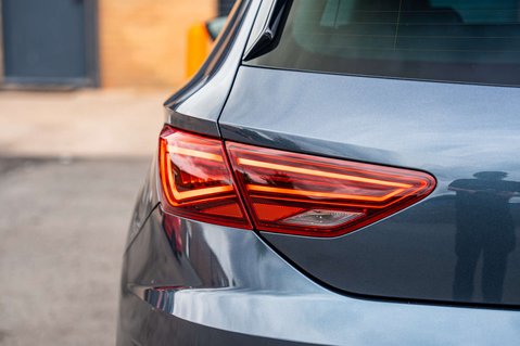 SEAT Leon 2.0 Leon Cupra Luxury 290 TSi Semi-Auto 5dr 59