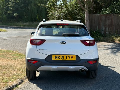 Kia Stonic 2 **10,841 MILES** 5