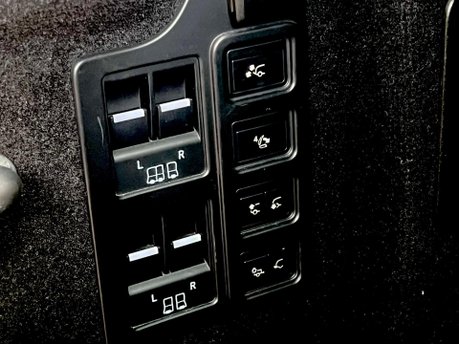 Land Rover Discovery METROPOLITAN EDITION MHEV 17