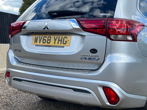 Mitsubishi Outlander PHEV 4H 19