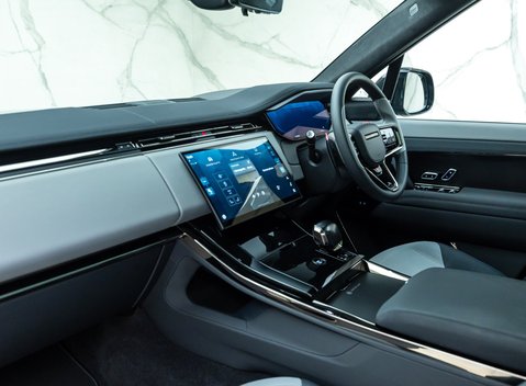 Land Rover Range Rover Sport P635 SV EDITION ONE 23