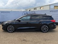 Ford Focus ST-LINE X 4