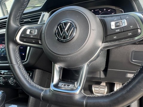 Volkswagen Tiguan R-LINE TECH TSI 4MOTION DSG 40