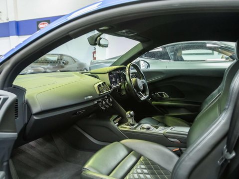 Audi R8 5.2 FSI V10 Coupe 2dr Petrol S Tronic quattro Euro 6 (s/s) (540 ps) 6