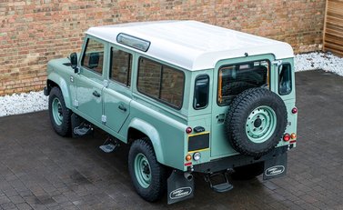 Land Rover Defender 110 Heritage 9
