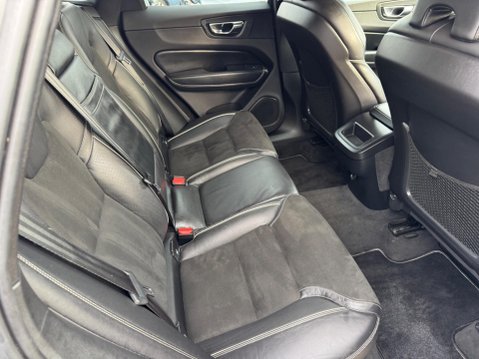 Volvo XC60 2.0 D4 R-Design Auto AWD Euro 6 (s/s) 5dr 54