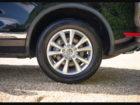 Volkswagen Touareg 3.0 Touareg SE V6 TDI BlueMotion Technology Auto 4WD 5dr 13