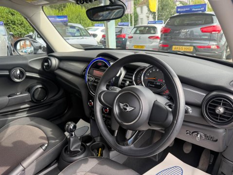Mini Hatch 1.5 Cooper Euro 6 (s/s) 3dr 19