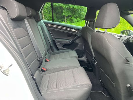 Volkswagen Golf 2.0 Golf R TSi 4Motion Semi-Auto 4WD 5dr 39