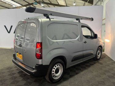 Vauxhall Combo Combo-e 2300 Dynamic SWB 4