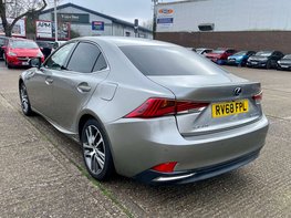 Lexus Is 2.5 IS 300h Advance CVT 4dr 8