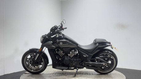 MBP C 2024 ONLY 3K 1 OWNER CRUISER BIKE 1000CC TOURER BIKE 4