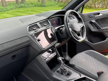 Volkswagen Tiguan 1.5 TSI R-Line Edition DSG Euro 6 (s/s) 5dr 13