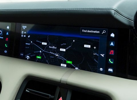 Porsche Taycan GTS Sport Turismo 19