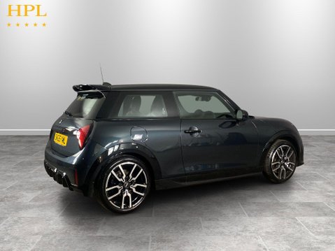 Mini Hatch 2.0S Sport Hatchback 3dr Petrol Steptronic Euro 6 (s/s) (204 ps) 7