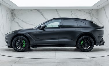 Aston Martin DBX 707 2