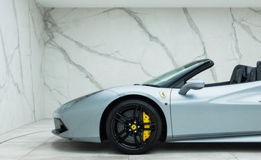 Ferrari 488 Spider 35