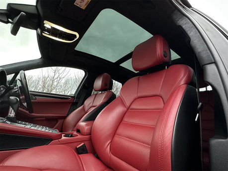 Porsche Macan TURBO PDK 42