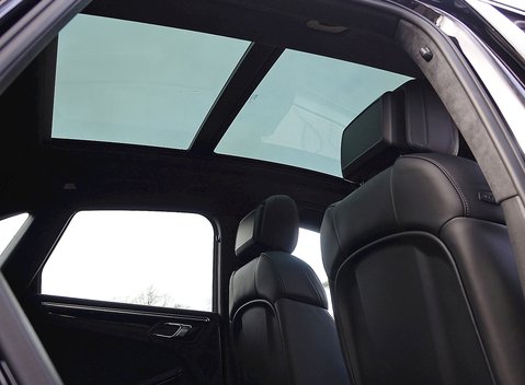 Porsche Macan Turbo 10