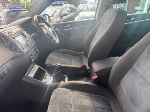 Volkswagen Tiguan 2.0 TDI BlueMotion Tech Match 4WD Euro 5 (s/s) 5dr 25