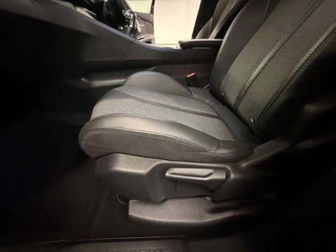 Peugeot 3008 1.2 3008 Allure Premium PureTech S/S 5dr 42