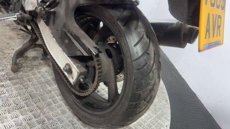 Yamaha FZS 2003 HIGH MILES RUNNING PROJECT BIKE SPARES OR REPAIR 600CC 22