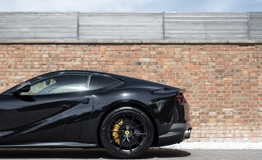 Ferrari 812 Superfast 33