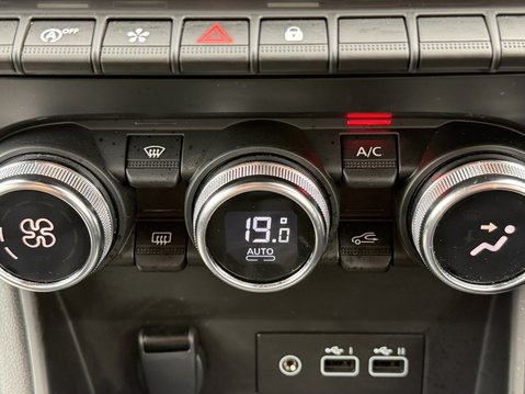 Renault Captur 1.0 TCE 90 Techno 5dr 26