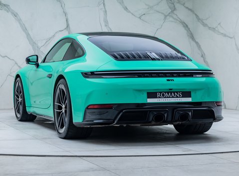 Porsche 911 Carrera GTS (992.2) 10