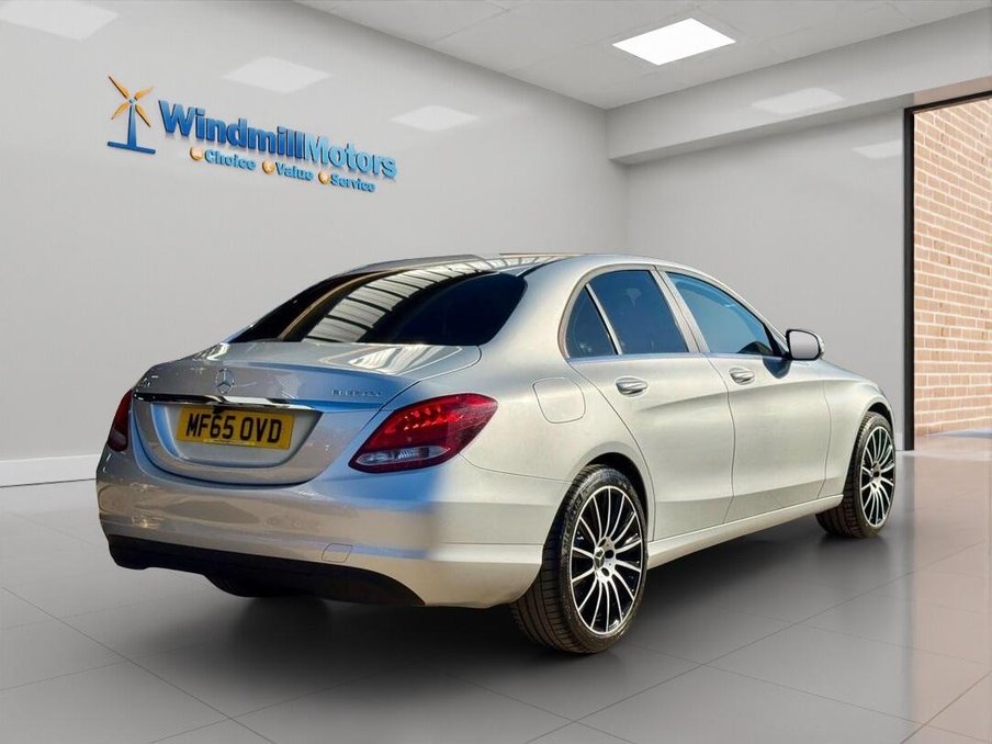 2015 Mercedes-Benz C Class — image 10