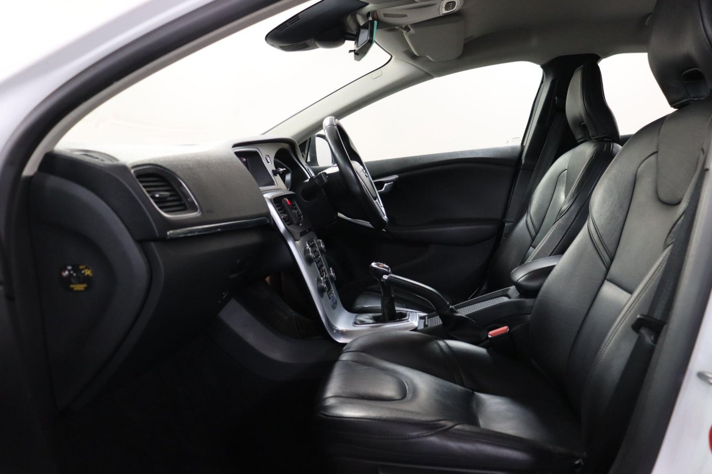 2018 Volvo V40 — image 37