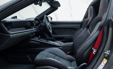 Porsche 911 Targa 4 GTS (992) 23