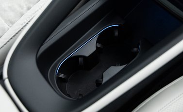 Porsche Macan Turbo Electric 26
