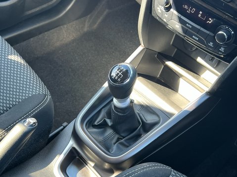 Suzuki Vitara SZ-T BOOSTERJET MHEV 27