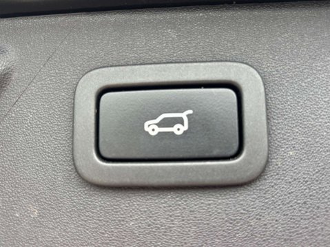Land Rover Discovery Sport 2.0 TD4 HSE Dynamic Lux SUV 5dr Diesel Auto 4WD Euro 6 (s/s) (180 ps) 71