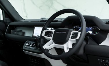 Land Rover Defender 90 Hard Top D200 9