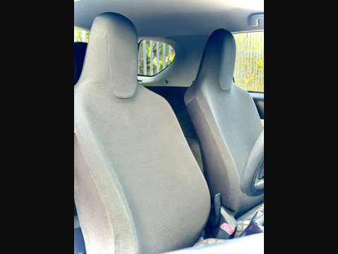 Toyota Iq 1.0 VVT-i Hatchback 3dr Petrol Multidrive Euro 5 (68 ps) 45