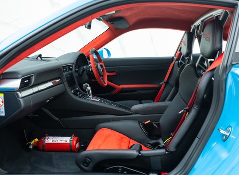 Porsche 911 GT2 RS Weissach (991) 17