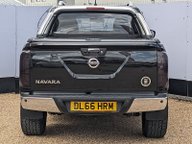 Nissan Navara DCI TEKNA 4X4 SHR DCB 8