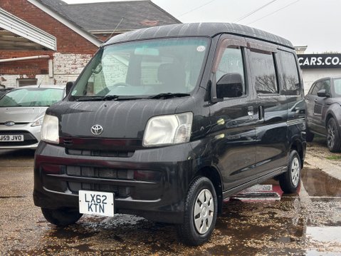 Toyota bB Pixis 7