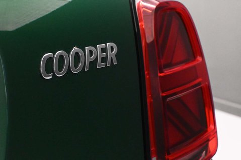 Mini Countryman 1.5 Countryman Cooper Classic Auto 5dr 33
