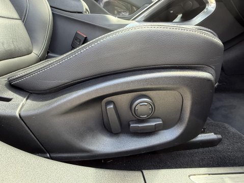 Jaguar I-Pace 400 90kWh SE SUV 5dr Electric Auto 4WD (400 ps) 27