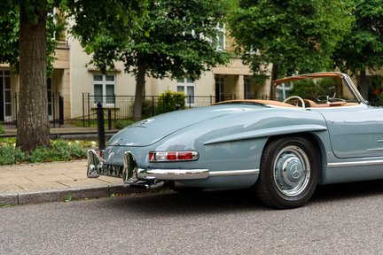 Mercedes-Benz SL 300 Roadster 19